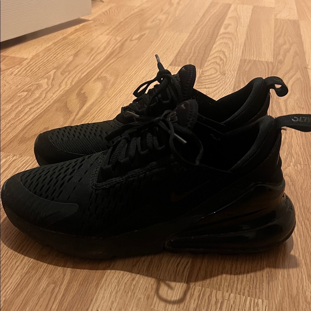 Nike air max sneakers 8.5